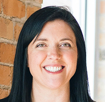 Retrato de Sophie Hartwell, chefe do setor de apoio ao cliente, integrante da equipe de serviços